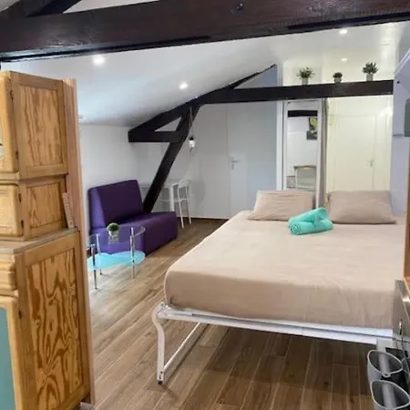 Valerinna Apartment Avize